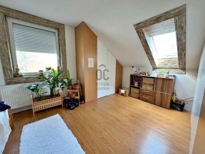Eladó családi ház Bicske