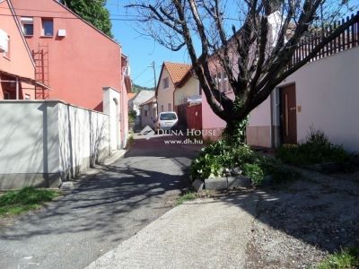 Eladó családi ház Pécs