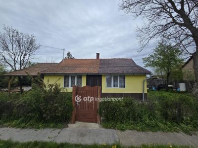 Eladó családi ház Kaba