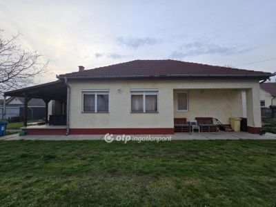Eladó családi ház Kaba