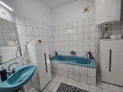 Eladó családi ház Kaba