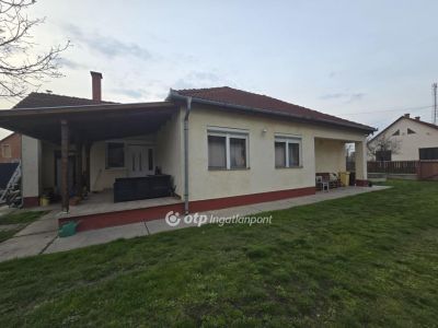 Eladó családi ház Kaba