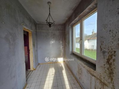 Eladó családi ház Kaba