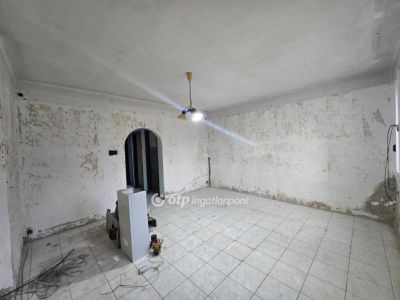Eladó családi ház Kaba