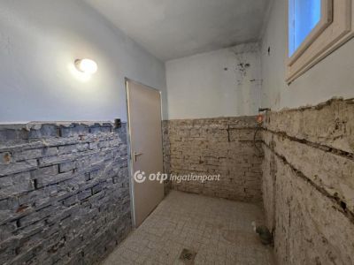 Eladó családi ház Kaba