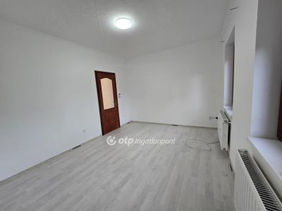 Eladó családi ház Kaba
