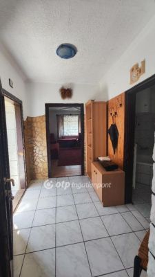 Eladó családi ház Devecser