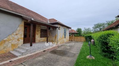 Eladó családi ház Balmazújváros
