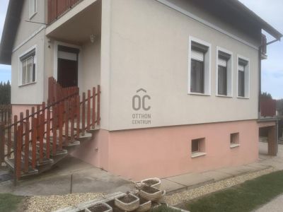 Eladó családi ház Baracska