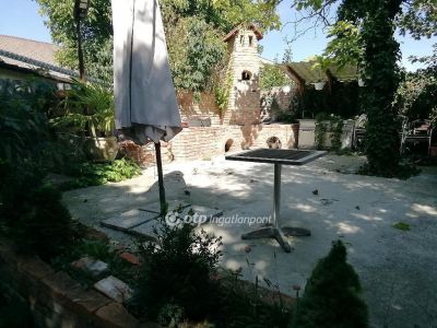 Eladó étterem, vendéglő Újszász