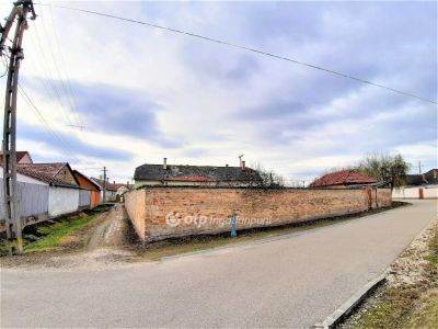 Eladó családi ház Nagykőrös