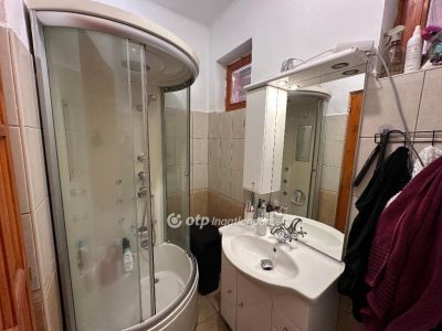 Eladó családi ház Cegléd