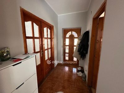 Eladó családi ház Cegléd