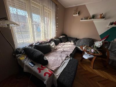Eladó családi ház Cegléd