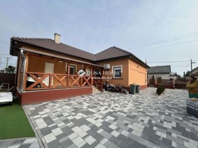 Eladó családi ház Vecsés