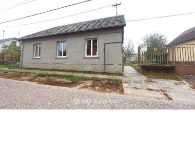 Eladó családi ház Kocsér