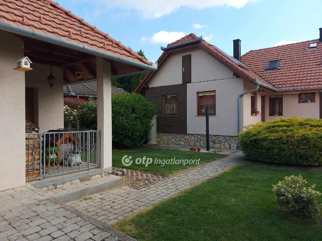 Eladó családi ház Szajk