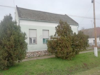 Eladó családi ház Téseny