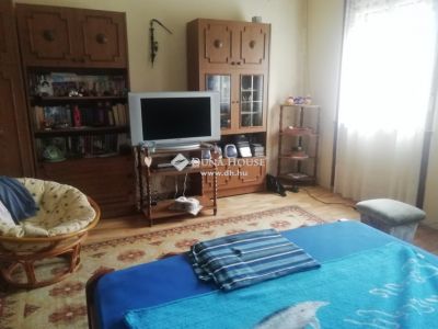 Eladó családi ház Téseny