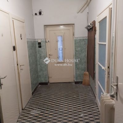 Eladó családi ház Budapest