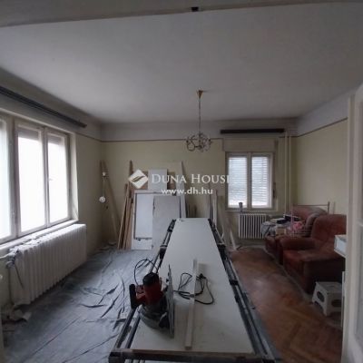 Eladó családi ház Budapest