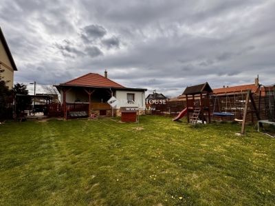 Eladó családi ház Kóka