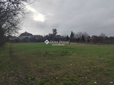 Eladó lakóövezeti telek Kartal