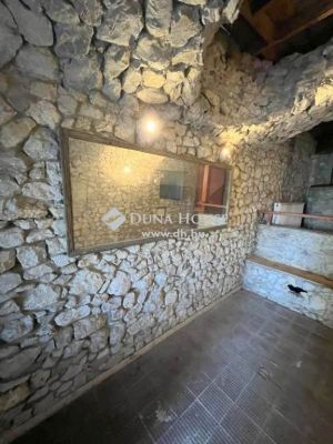 Eladó üzlethelység udvarban Nyíregyháza