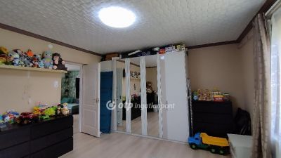 Eladó családi ház Dömsöd