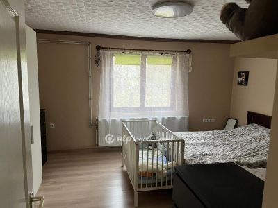 Eladó családi ház Dömsöd