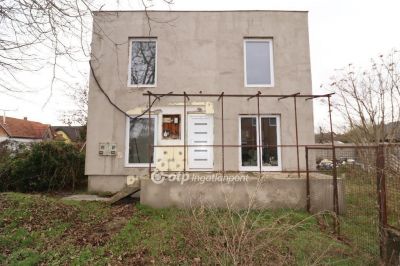 Eladó családi ház Szigethalom