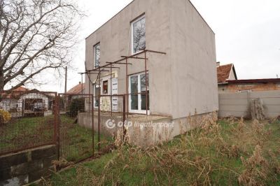 Eladó családi ház Szigethalom