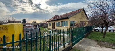 Eladó családi ház Velence
