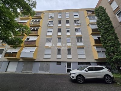Eladó lakás Pécs