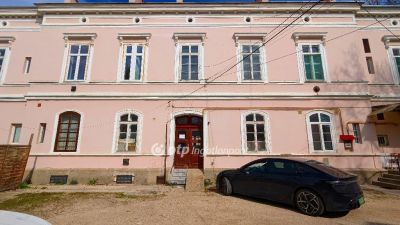 Eladó lakás Székesfehérvár