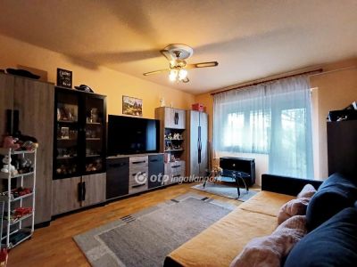 Eladó lakás Szolnok