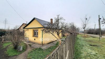 Eladó családi ház Szolnok
