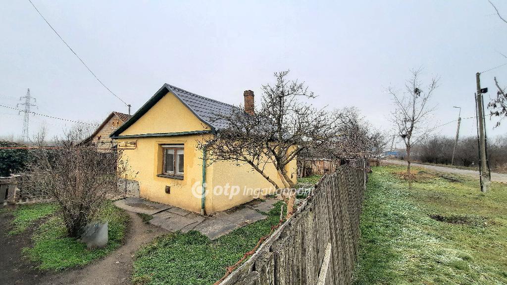Eladó családi ház Szolnok
