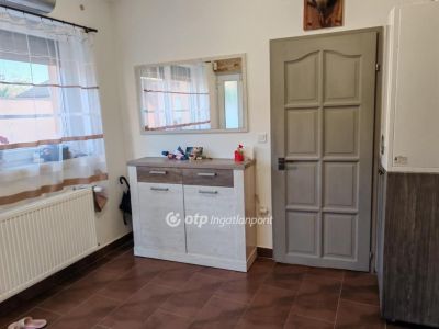 Eladó családi ház Hatvan