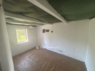 Eladó külterületi telek Nagykőrös
