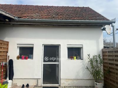 Eladó családi ház Cegléd
