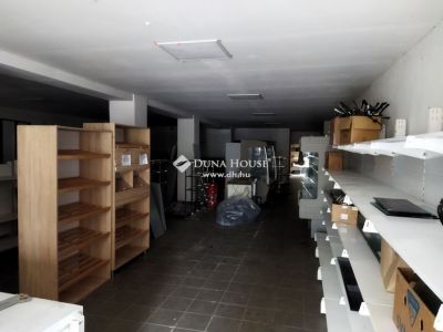 Eladó utcai bejáratú üzlethelység Erk
