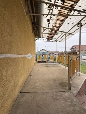 Eladó családi ház Vecsés