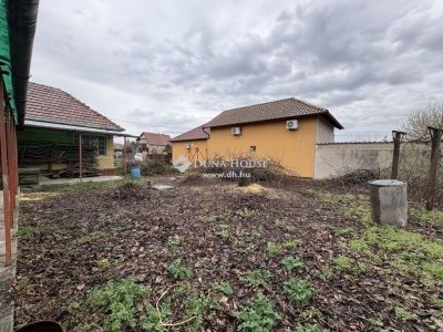 Eladó családi ház Vecsés