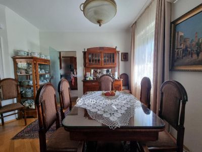 Eladó családi ház Budapest