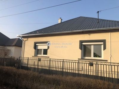 Eladó családi ház Kakucs