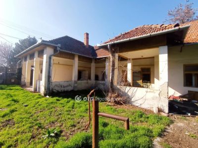 Eladó családi ház Békéscsaba