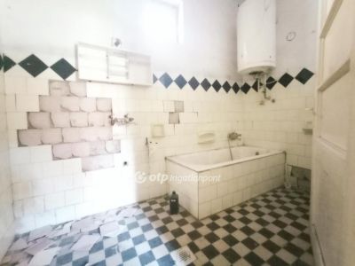 Eladó családi ház Békéscsaba