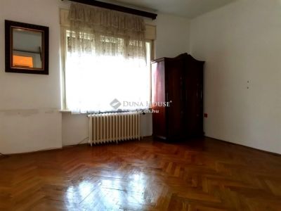 Eladó családi ház Pécs