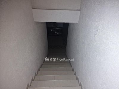 Eladó utcai bejáratú üzlethelység Budapest